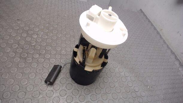 Foto: KRAFTSTOFFPUMPE eines Fiat Seicento 1.1 LX
