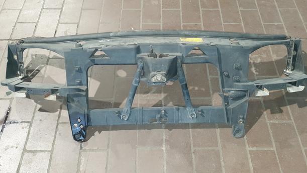 Foto: FRONTBLECH / SCHLOSSTRÄGER eines Ford Mondeo 2.0 Turnier LX