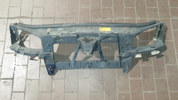Foto: FRONTBLECH / SCHLOSSTRÄGER eines Ford Mondeo 2.0 Turnier LX