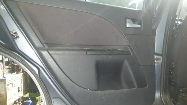 Foto: TÜR HINTEN LINKS eines Ford Mondeo 2.0 Turnier LX