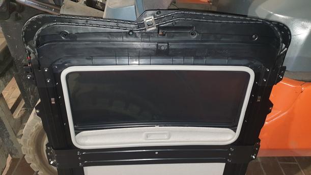 Foto: GLASDACH / SCHIEBEDACH eines Ford Mondeo 2.0 Turnier LX