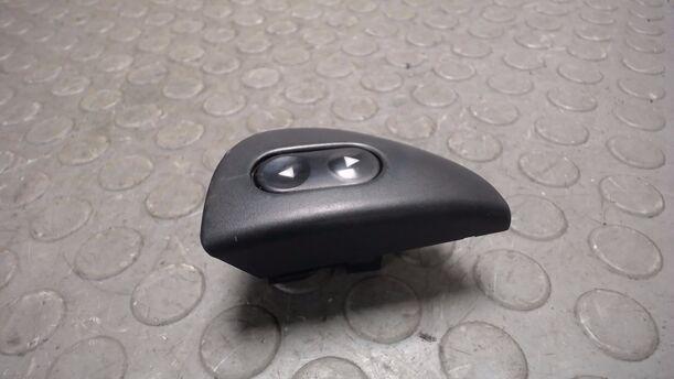 Foto: FENSTERHEBERSCHALTER VORNE LINKS ( 2/3 TÜRER ) eines Fiat Seicento 1.1 LX