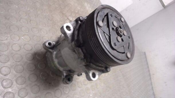 Foto: KOMPRESSOR KLIMAANLAGE (SANDEN) eines VW Golf 1.9 TDI LX
