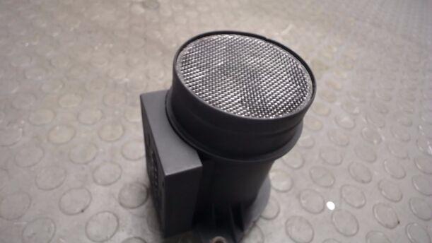 Foto: LUFTMASSENMESSER (PIERBURG) eines VW Golf 1.9 TDI LX