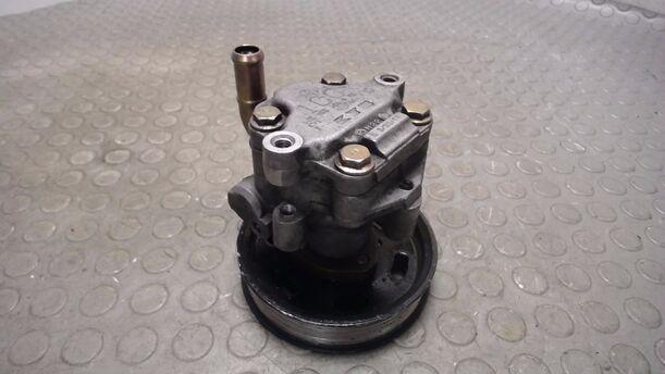 Foto: PUMPE SERVOLENKUNG eines VW Golf 1.9 TDI LX