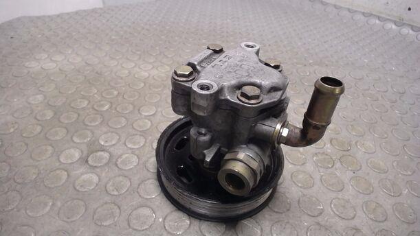 Foto: PUMPE SERVOLENKUNG eines VW Golf 1.9 TDI LX