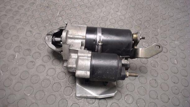Foto: ANLASSER / STARTER eines VW Passat 1.6 LX