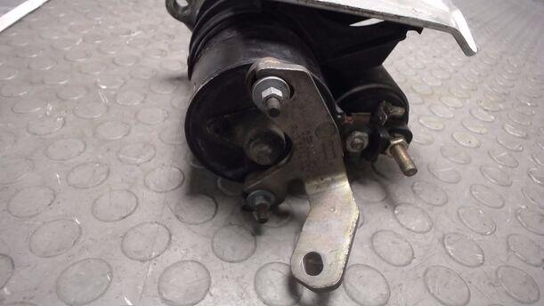Foto: ANLASSER / STARTER eines VW Passat 1.6 LX