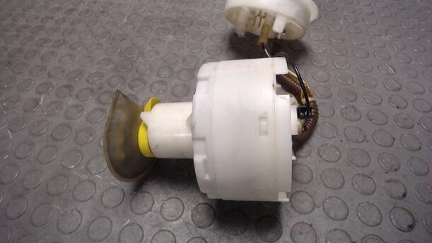 Foto: KRAFTSTOFFPUMPE eines VW Passat 1.6 LX