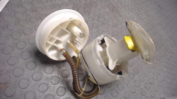 Foto: KRAFTSTOFFPUMPE eines VW Passat 1.6 LX
