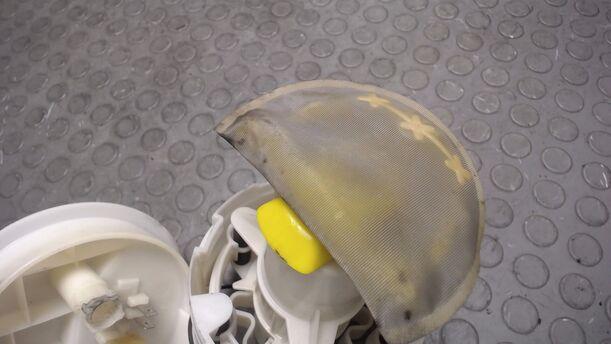 Foto: KRAFTSTOFFPUMPE eines VW Passat 1.6 LX