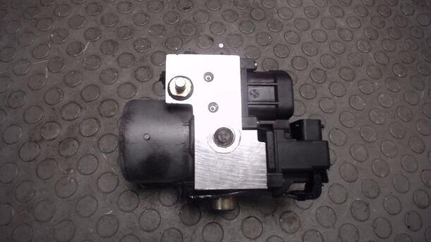 Foto: HAUPTBREMSAGGREGAT ABS eines VW Passat 1.6 LX