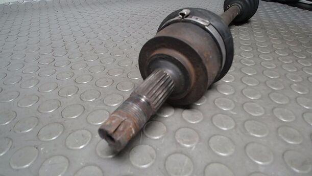 Foto: ANTRIEBSWELLE LINKS ( SCHALTGETRIEBE ) eines Ford Ka 1.2 LX