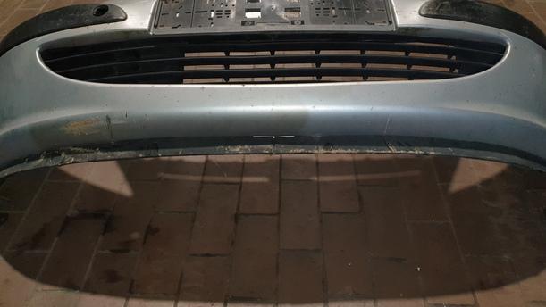 Foto: STOSSFÄNGER / STOSSSTANGE VORN eines Peugeot 307 SW 135 LX