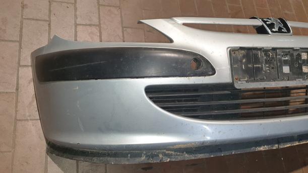 Foto: STOSSFÄNGER / STOSSSTANGE VORN eines Peugeot 307 SW 135 LX