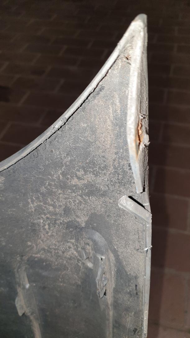 Foto: STOSSFÄNGER / STOSSSTANGE VORN eines Peugeot 307 SW 135 LX