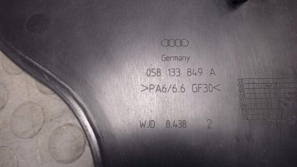 Foto: ABDECKUNG LUFTFILTERKASTEN eines VW Passat 1.6 LX