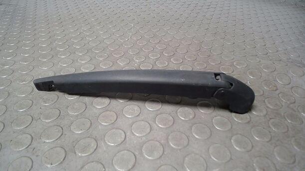 Foto: SCHEIBENWISCHERARM HINTEN eines Ford Ka 1.2 LX