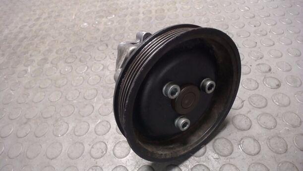 Foto: PUMPE SERVOLENKUNG / SERVOPUMPE eines VW Passat 1.6 LX