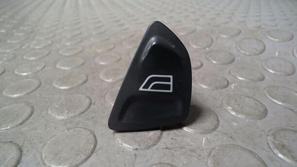 Foto: FENSTERHEBERSCHALTER LINKS eines Ford Ka 1.2 LX