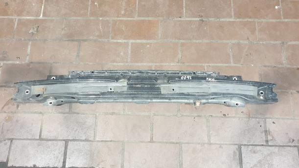 Foto: VERSTÄRKUNG STOSSSTANGE VORN eines Opel Astra 2.0 Caravan LX