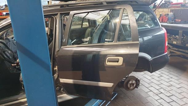 Foto: TÜR HINTEN LINKS eines Opel Astra 2.0 Caravan LX