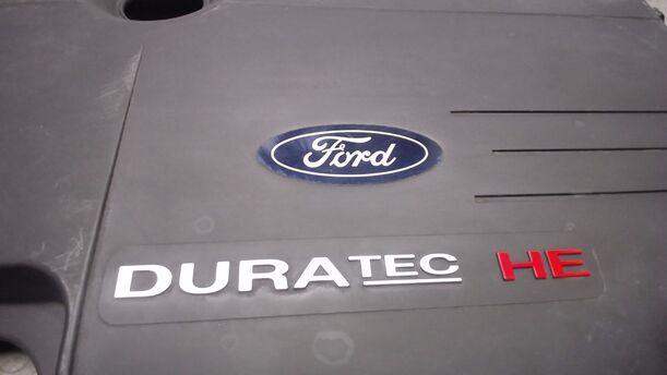 Foto: MOTORABDECKUNG eines Ford Mondeo 2.0 Turnier LX