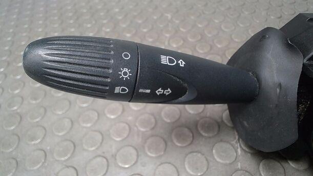 Foto: KOMBISCHALTER/ LENKSTOCKSCHALTER eines Ford Ka 1.2 LX