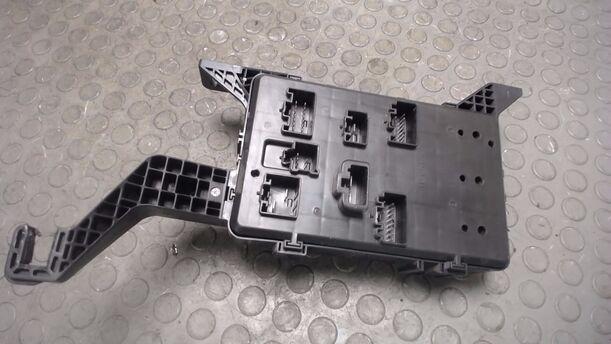 Foto: SICHERUNGSKASTEN eines Ford Mondeo 2.0 Turnier LX