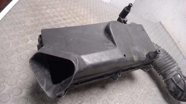 Foto: LUFTFILTERKASTEN eines Ford Mondeo 2.0 Turnier LX