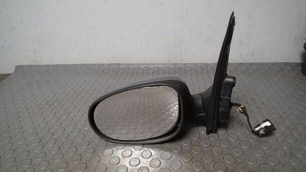 Foto: AUSSENSPIEGEL ELEKTRISCH VERSTELLBAR LINKS eines Ford Ka 1.2 LX