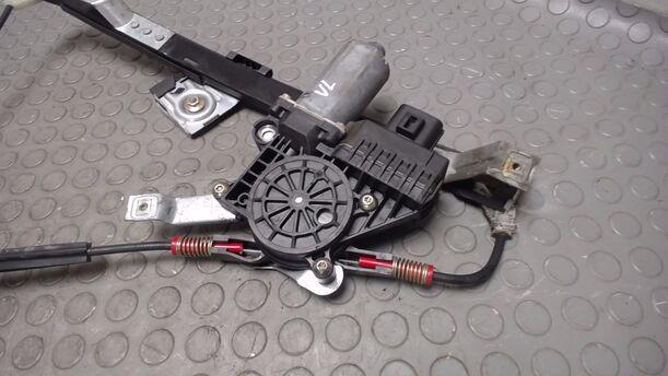 Foto: FENSTERHEBER ELEKTRISCH VORNE LINKS eines Ford Mondeo 2.0 Turnier LX
