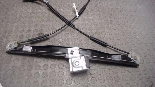 Foto: FENSTERHEBER ELEKTRISCH VORNE LINKS eines Ford Mondeo 2.0 Turnier LX