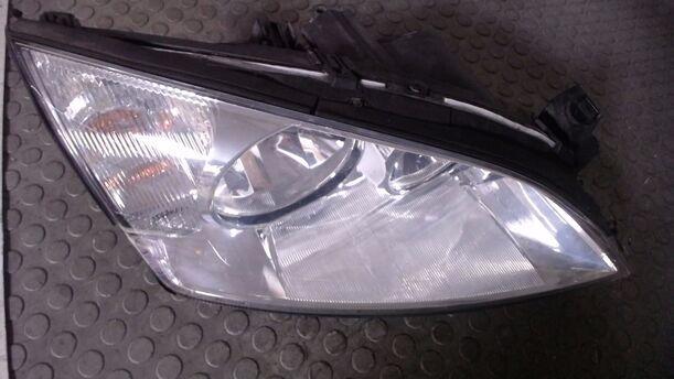 Foto: SCHEINWERFER RECHTS eines Ford Mondeo 2.0 Turnier LX