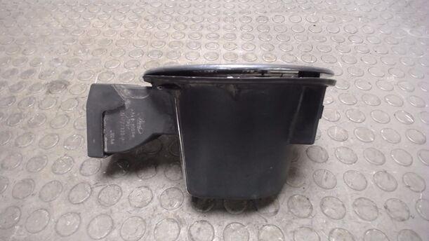 Foto: TANKKLAPPE / TANKDECKEL eines Ford Mondeo 2.0 Turnier LX