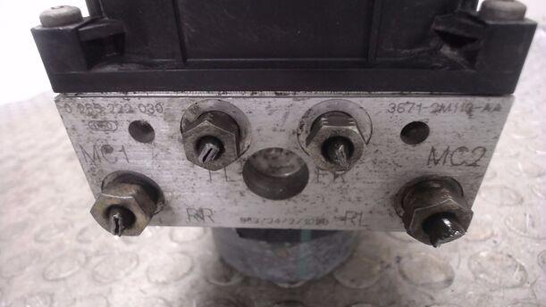 Foto: HAUPTBREMSAGGREGAT ABS eines Ford Mondeo 2.0 Turnier LX