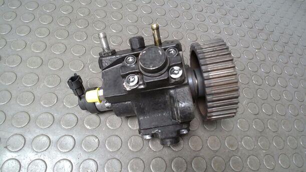 Foto: DIESELEINSPRITZPUMPE eines Opel Astra 2.0 CDTI DPF ecoFLEX SportsTourer Start/Stop