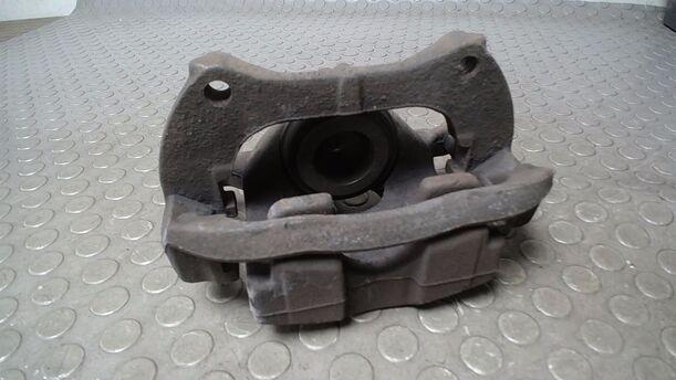 Foto: BREMSSATTEL VORN LINKS ( GM ) eines Opel Astra 2.0 CDTI DPF ecoFLEX SportsTourer Start/Stop