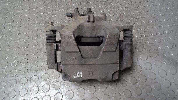 Foto: BREMSSATTEL VORN RECHTS ( GM ) eines Opel Astra 2.0 CDTI DPF ecoFLEX SportsTourer Start/Stop
