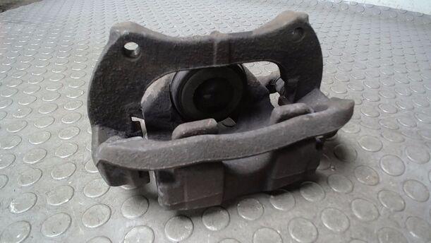 Foto: BREMSSATTEL VORN RECHTS ( GM ) eines Opel Astra 2.0 CDTI DPF ecoFLEX SportsTourer Start/Stop
