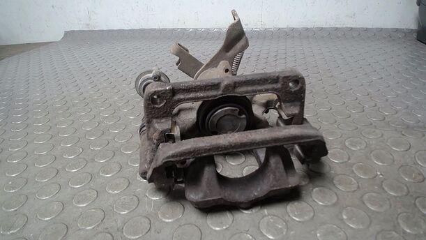 Foto: BREMSSATTEL HINTEN LINKS ( GM ) eines Opel Astra 2.0 CDTI DPF ecoFLEX SportsTourer Start/Stop