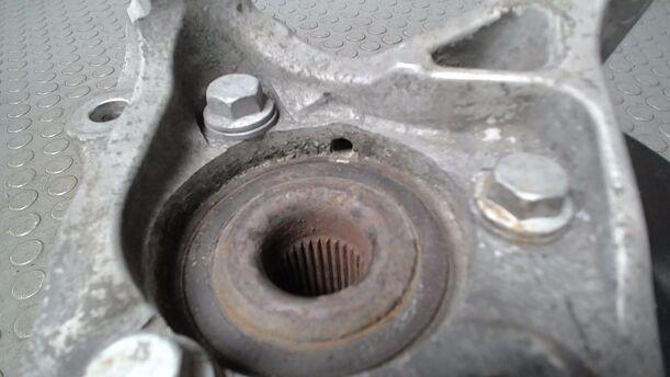 Foto: ACHSSCHENKEL VORN RECHTS ( ABS SENSOR FEHLT ) eines Opel Astra 2.0 CDTI DPF ecoFLEX SportsTourer Start/Stop
