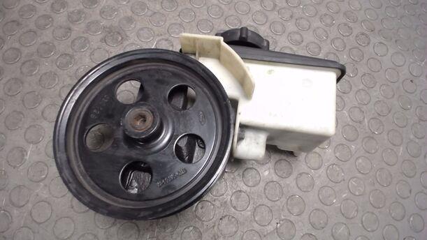 Foto: PUMPE SERVOLENKUNG / SERVOPUMPE eines Ford Mondeo 2.0 Turnier LX