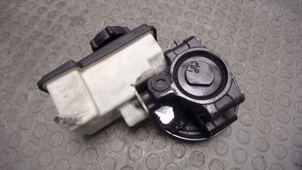 Foto: PUMPE SERVOLENKUNG / SERVOPUMPE eines Ford Mondeo 2.0 Turnier LX