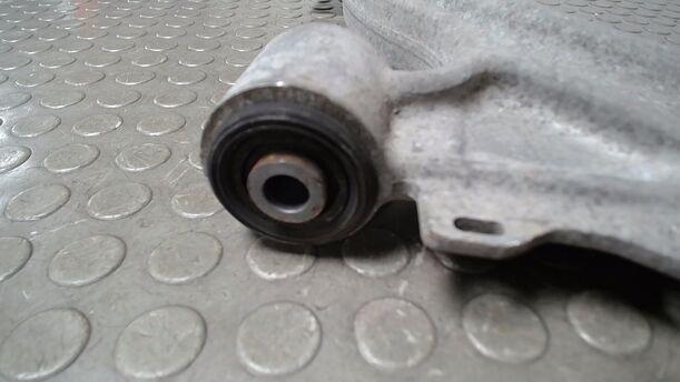 Foto: QUERLENKER VORN LINKS eines Opel Astra 2.0 CDTI DPF ecoFLEX SportsTourer Start/Stop