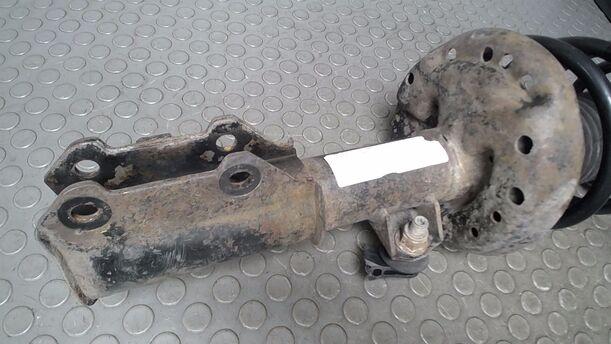 Foto: FEDERBEIN VORN LINKS eines Opel Astra 2.0 CDTI DPF ecoFLEX SportsTourer Start/Stop