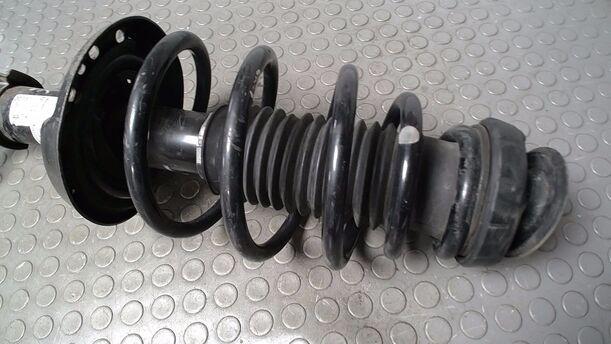 Foto: FEDERBEIN VORN RECHTS eines Opel Astra 2.0 CDTI DPF ecoFLEX SportsTourer Start/Stop