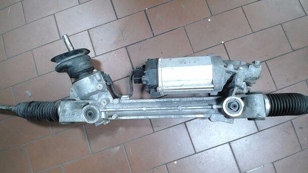 Foto: ELEKTROLENKUNG/ LENKGETRIEBE ELEKTRISCH eines Opel Astra 2.0 CDTI DPF ecoFLEX SportsTourer Start/Stop
