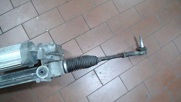 Foto: ELEKTROLENKUNG/ LENKGETRIEBE ELEKTRISCH eines Opel Astra 2.0 CDTI DPF ecoFLEX SportsTourer Start/Stop