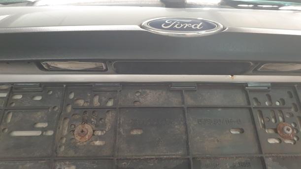 Foto: HECKKLAPPE / HECKDECKEL eines Ford Focus LX
